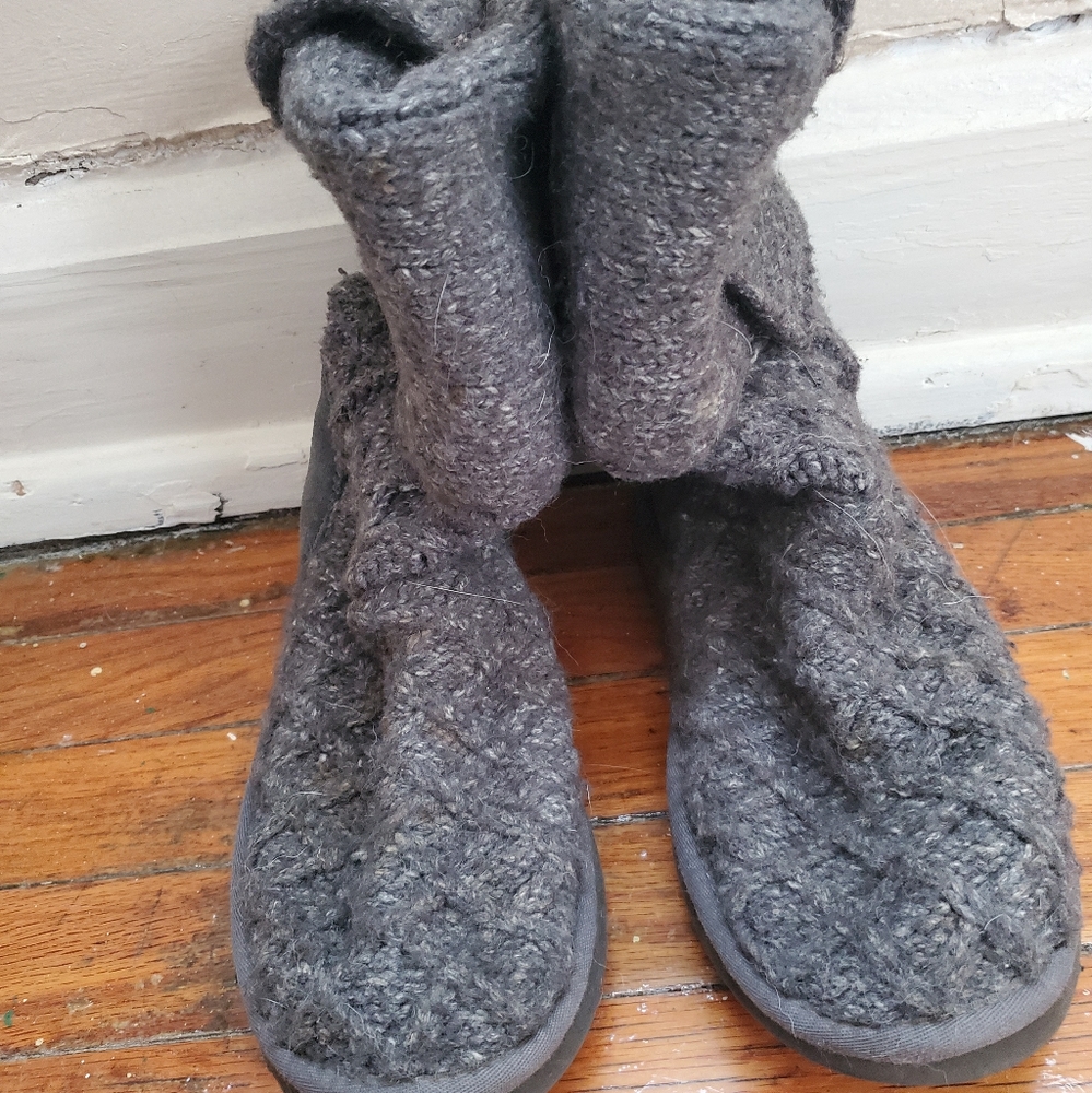 Grey, Sweater, UGG boots